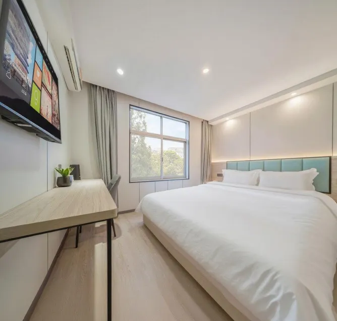Shangjie Fashion Hotel - Image 1
