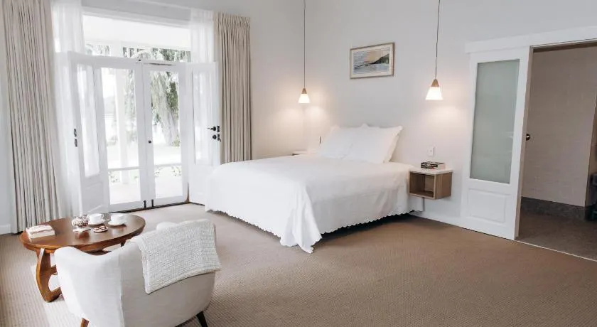 Winniston Lodge Luxury Accommodation - Image 1
