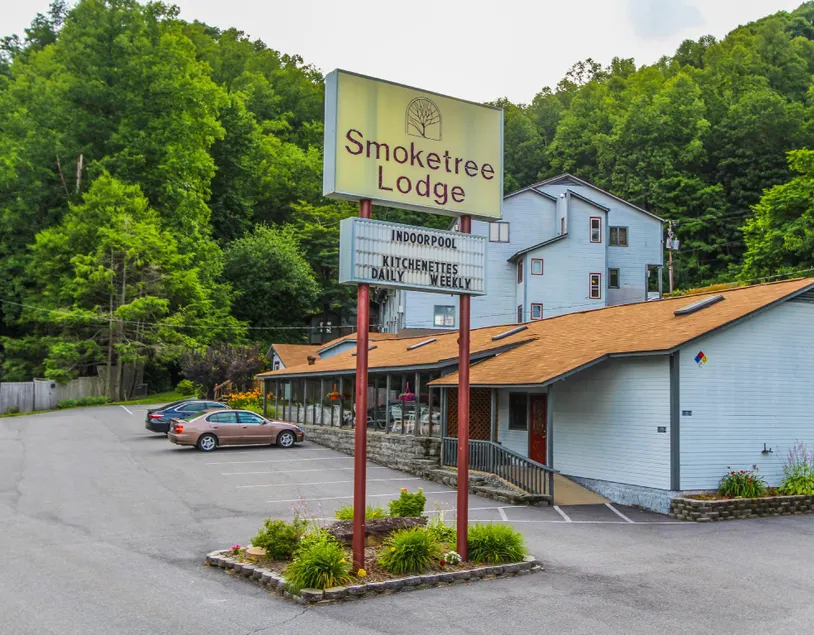 Smoketree Lodge - Image 1