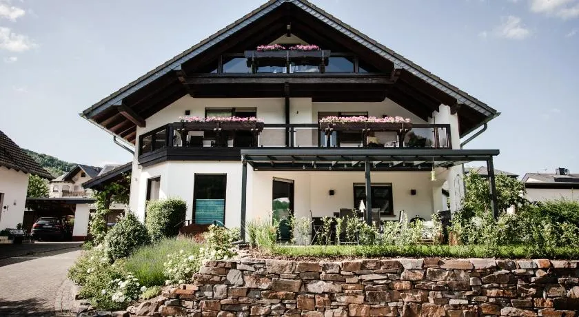 Ferienhaus "Anne" und Weingut Willi Fett - Image 1