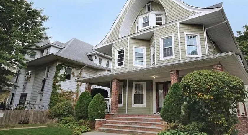 Gorgeous Victorian House!! Entire suite in SAM's home - Image 1