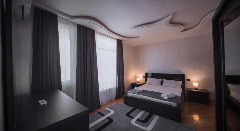 Makos Guest House - Image 1