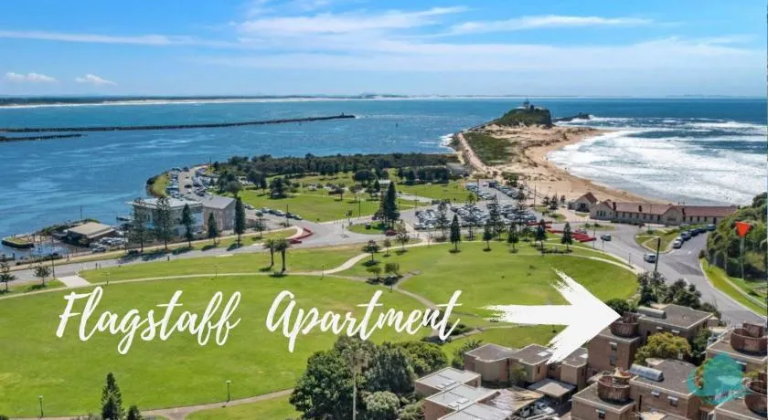 Flagstaff Harbourfront - Nobbys Beach views - Image 1