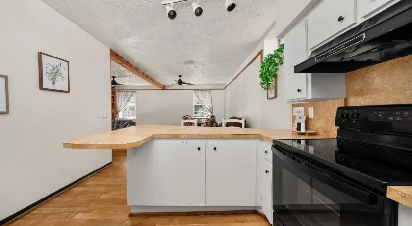 Circle Overlook-Downtown Apartment Stay - Image 1
