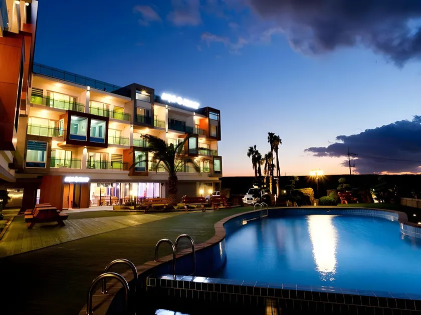 Login Resort - Image 1