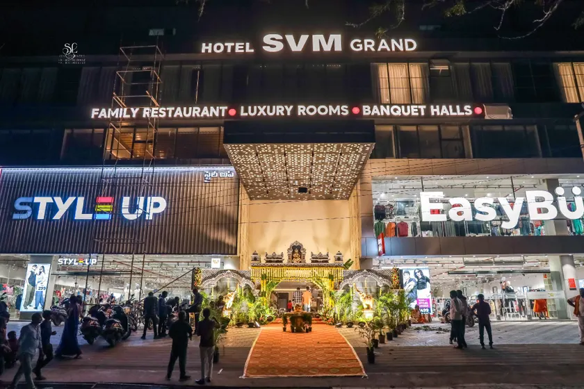 Hotel SVM GRAND BOWENPALLY - Image 1