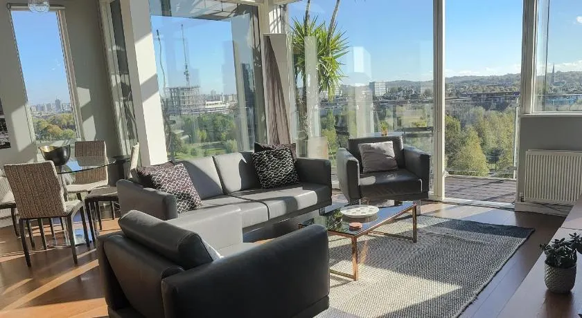Elephant and Castle Penthouse - Image 1