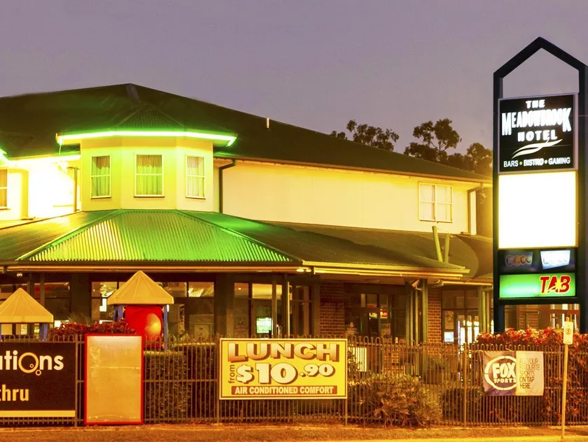 Meadowbrook Hotel Brisbane - Image 1