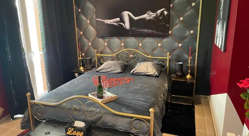 Love Room LA FABULEUSE - Image 1