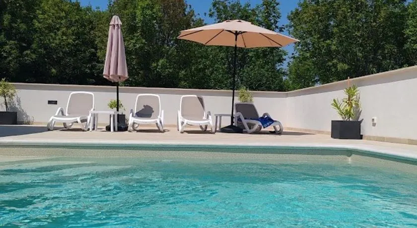 Apartments Oleander Lovrečica-residence with pool - Image 1