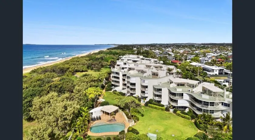 Absolute Beachfront Apartment, Kawana Beach Escape - Image 1