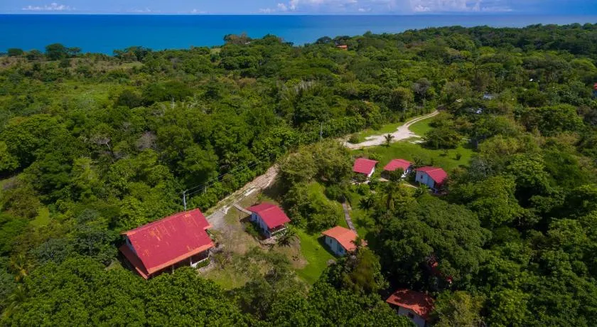 Istmo Beach and Jungle Bungalows - Image 1