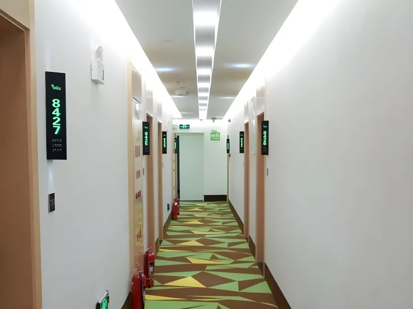 Vatica Xuzhou Suining Bus Station Bayi West Road Hotel - Image 1