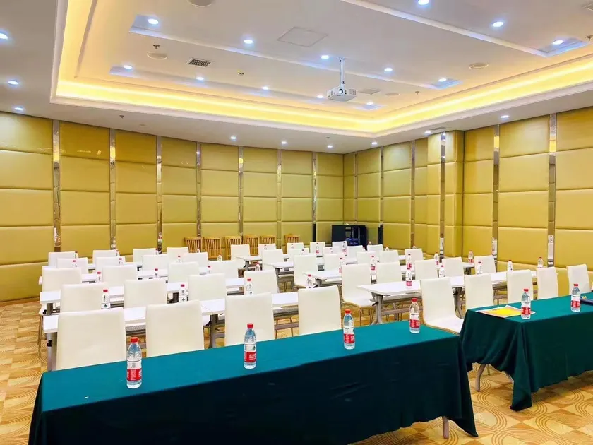 Starway Hotel Qidong Wenfeng World - Image 1