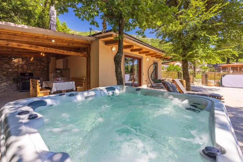 Nature Holiday Home - Image 1