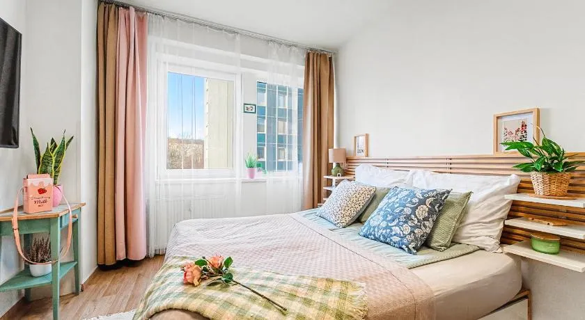 Stylish Studio in Smichov, Private parking, Free Gym - Image 1
