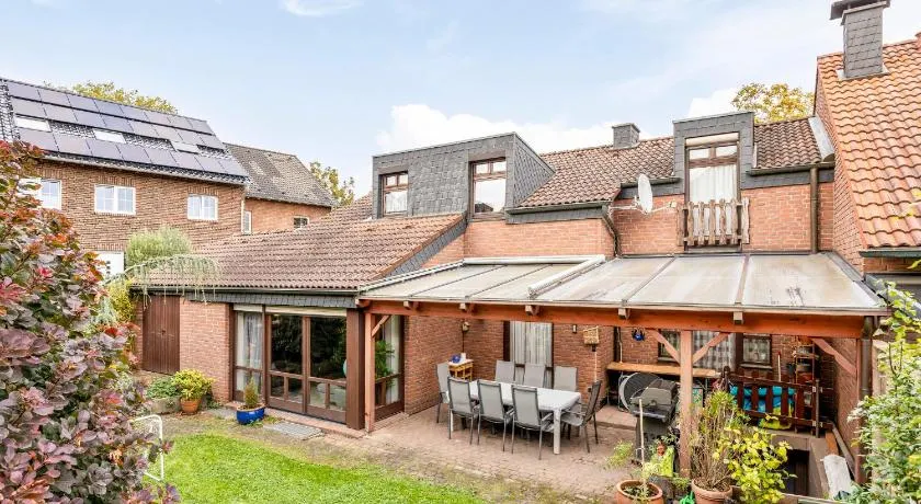 Familyhouse Cologne - Image 1