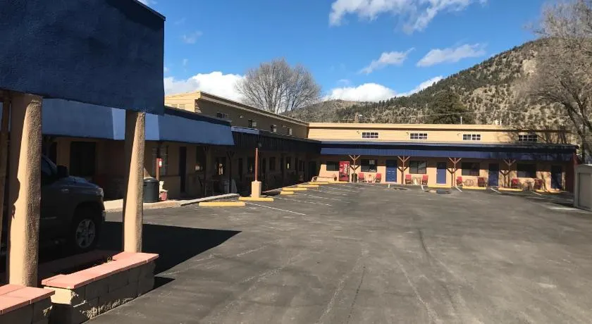 Apache Motel - Image 1