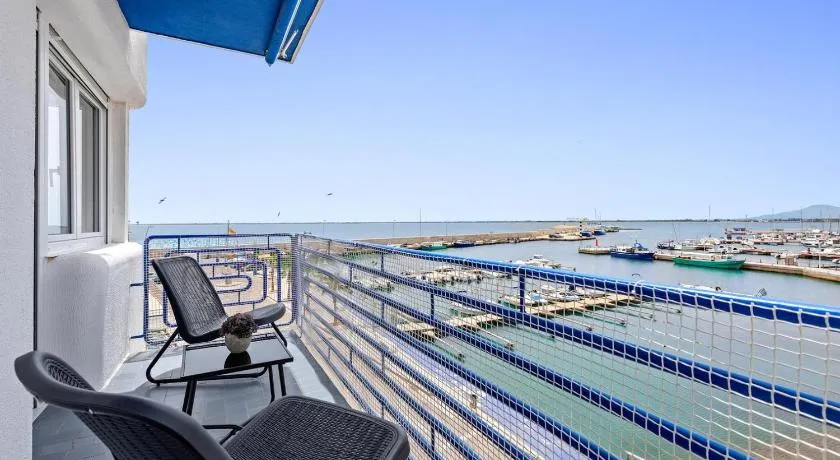 Appartement 'Vora Port' avec vue sur la mer, Wi-Fi et climatisation - Image 1