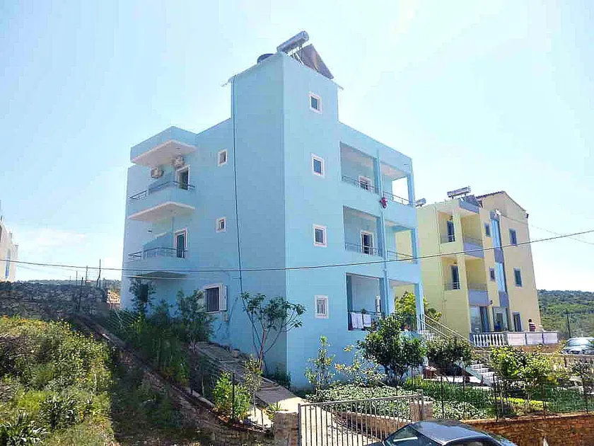 Joni Apartments - Image 1
