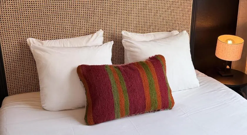 Cosy 2-Bedroom Apartment for 4 Guests near Sint-Pieters Station, Perfect for Exploring Historic Ghent - Image 1
