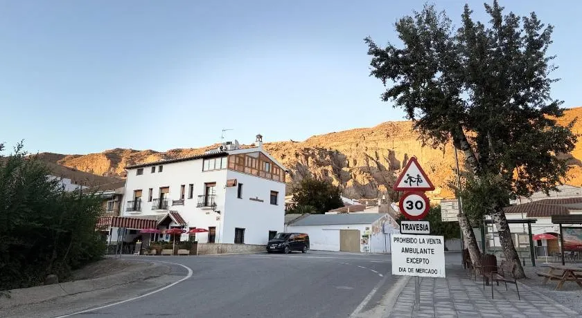 HOTEL LOS GUILOS - Image 1