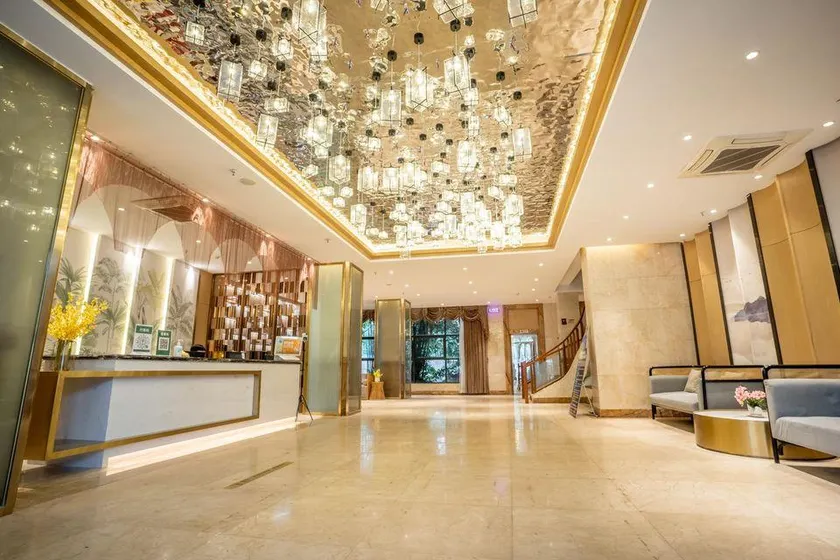 Coconut Island Star Hotel (Coconut Sea Avenue Meilan Airport) - Image 1