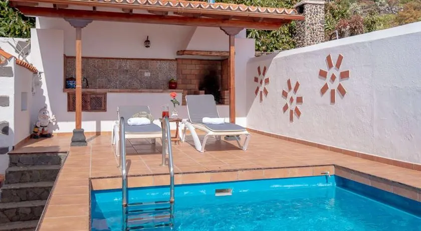 El Amanecer - villa privada con piscina agua salada, barbacoa y chimenea - Image 1