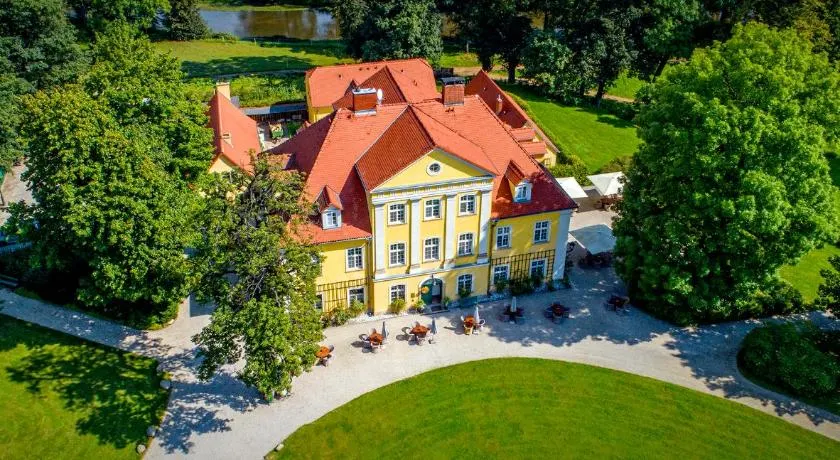 Pałac Łomnica Karkonosze - Schloss Lomnitz Riesengebirge - Image 1