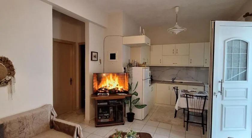 Ellie's house - Image 1