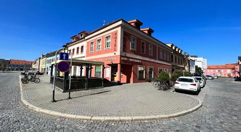 Hotel Maxi - Image 1