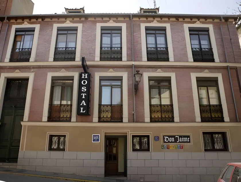 Hostal Don Jaime I y II - Image 1