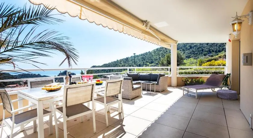EZE VISTA AP4328 By Riviera Holiday Homes - Image 1