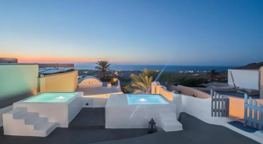 AQUA SERENITY LUXURY SUITES SANTORINI - Image 1