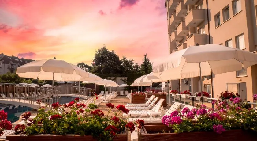 Hotel Aurora - Image 1