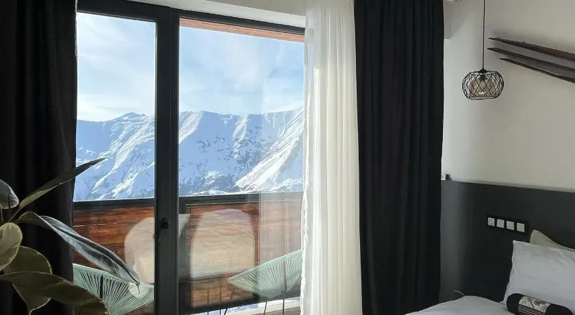 Luxury hotel room with amazing views - Image 1