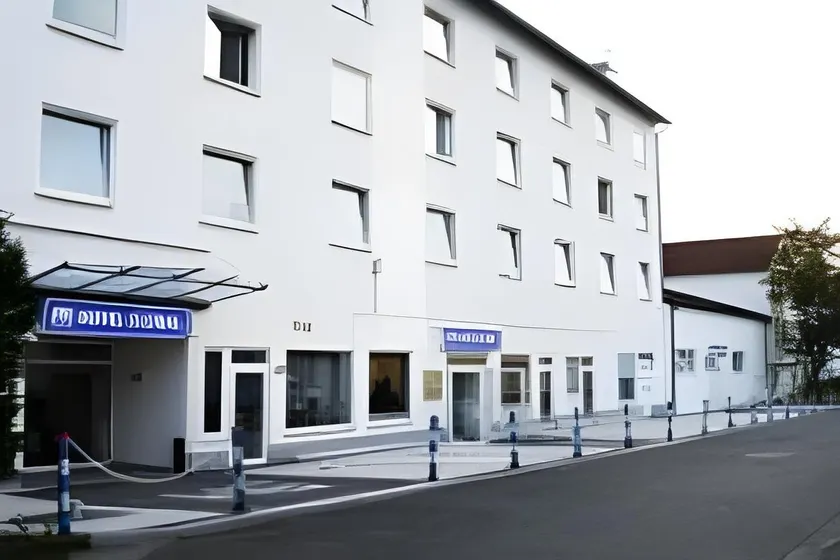 Airport Global Hotel  - Image 1