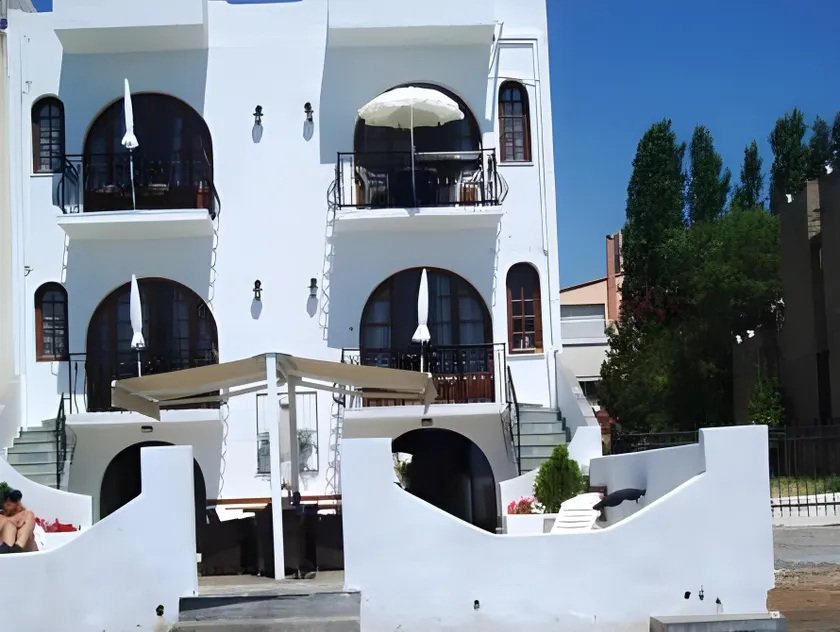 Villa Belmar Self-Catered Apartments - Image 1