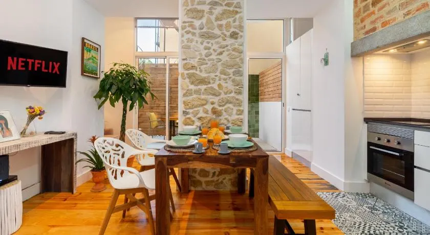 WHome Casa Alcazar Perfect spot w/ private Patio - Image 1