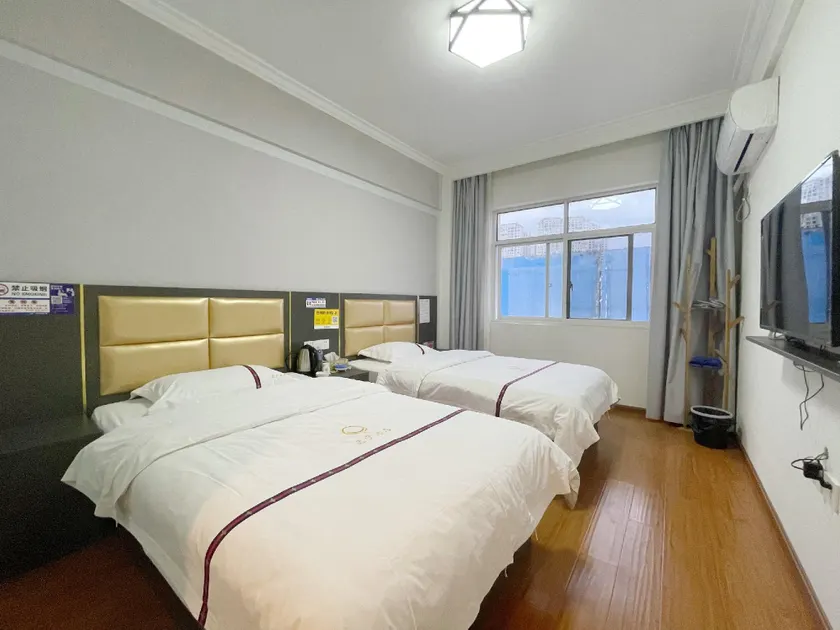 Yining Hotel (Jinhai Branch) - Image 1