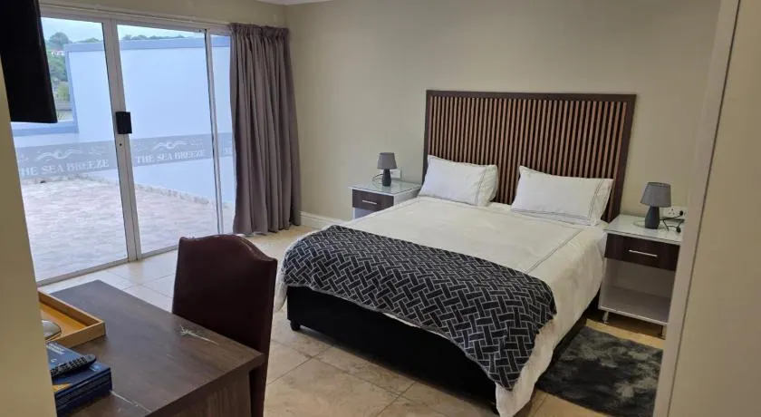 THE SEA BREEZE GUEST HOUSE & VENUE HIRE, 11 on SHELBOURNE - Image 1