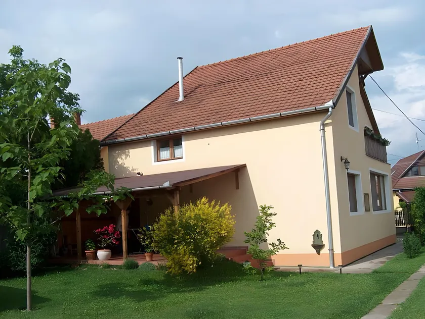 Nóra Apartman - Image 1
