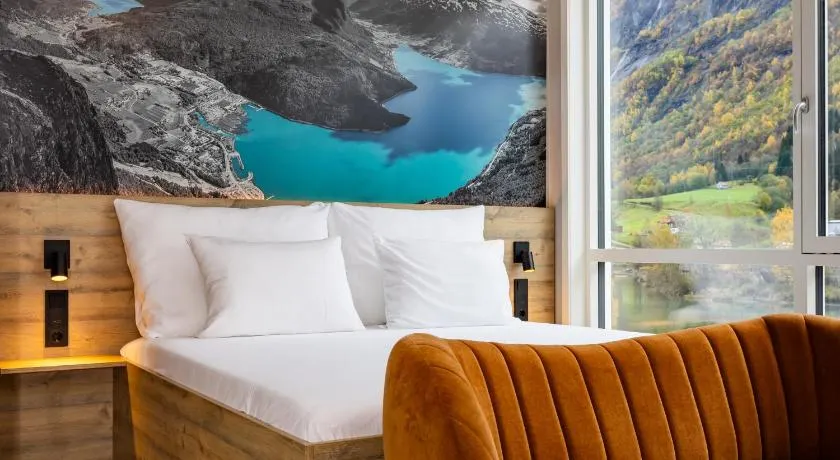 Stryn House Hotel - Image 1