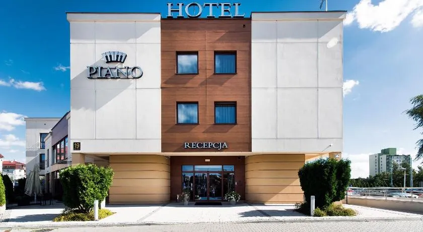 Hotel Piano - Image 1