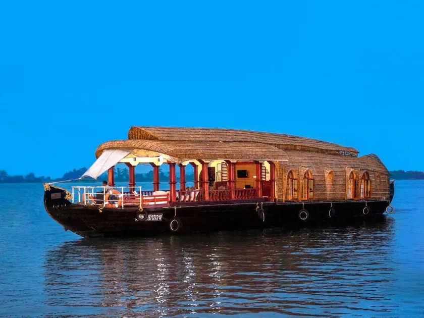 Aqua Jumbo Houseboat - Image 1