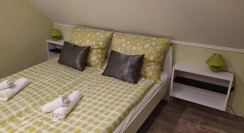 Arcadia Guesthouse - Image 1