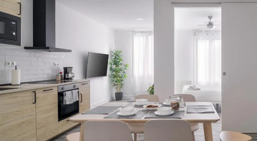 1893 apartment 180 m. from the Old Town, A/C - Image 1