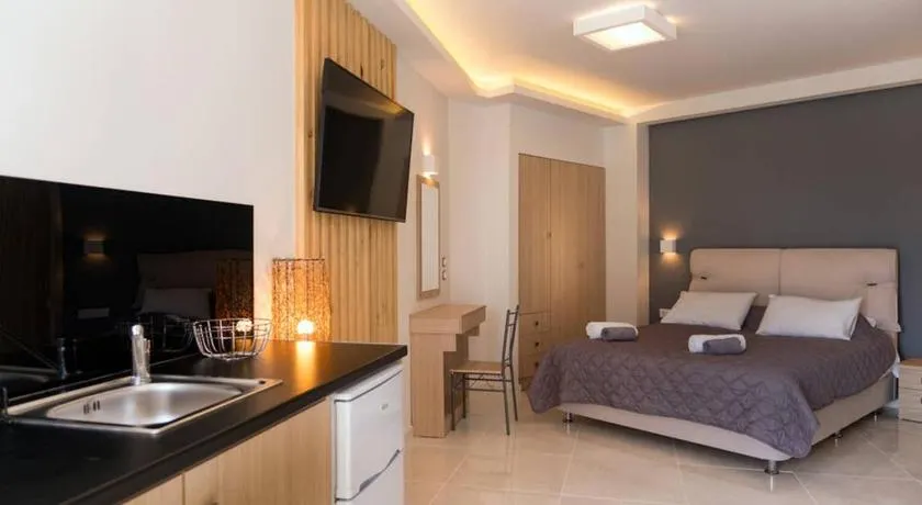 Beach Luxury Suite - Image 1
