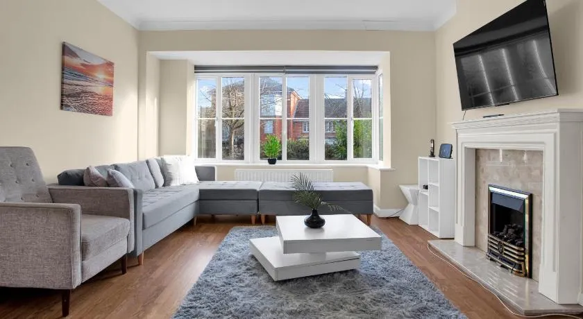 Spacious Family 3BR Near Stanmore Station- The Muse - Image 1