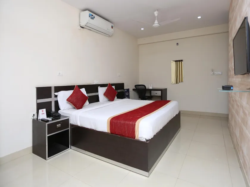 7672 Pride Inn - Image 1